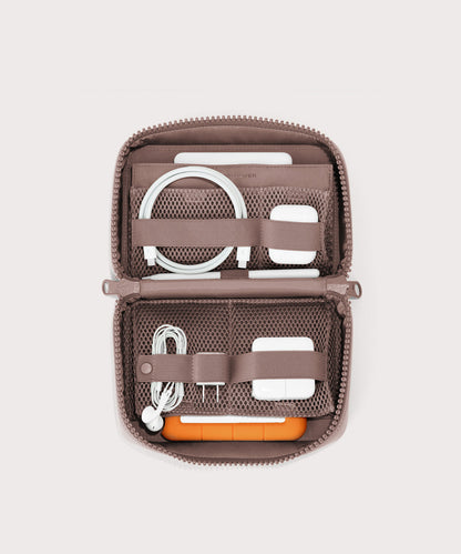 Arlo Tech Organizer in Dune, Large