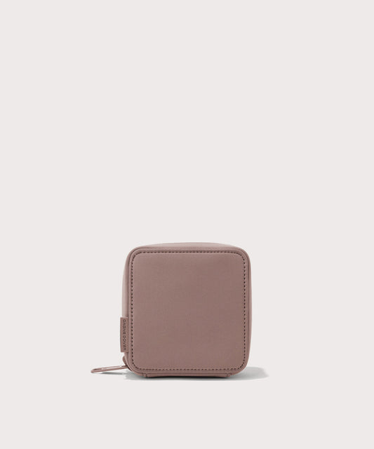 Arlo Tech Organizer in Dune, Small