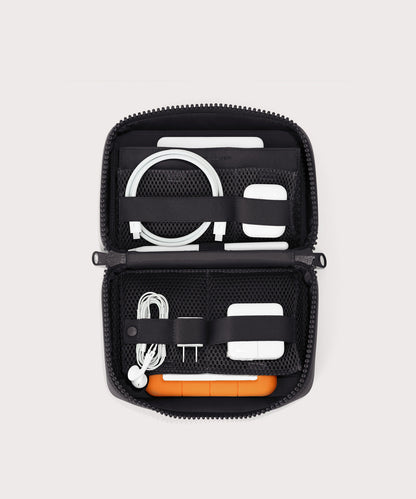 Arlo Tech Organizer in Onyx, Large