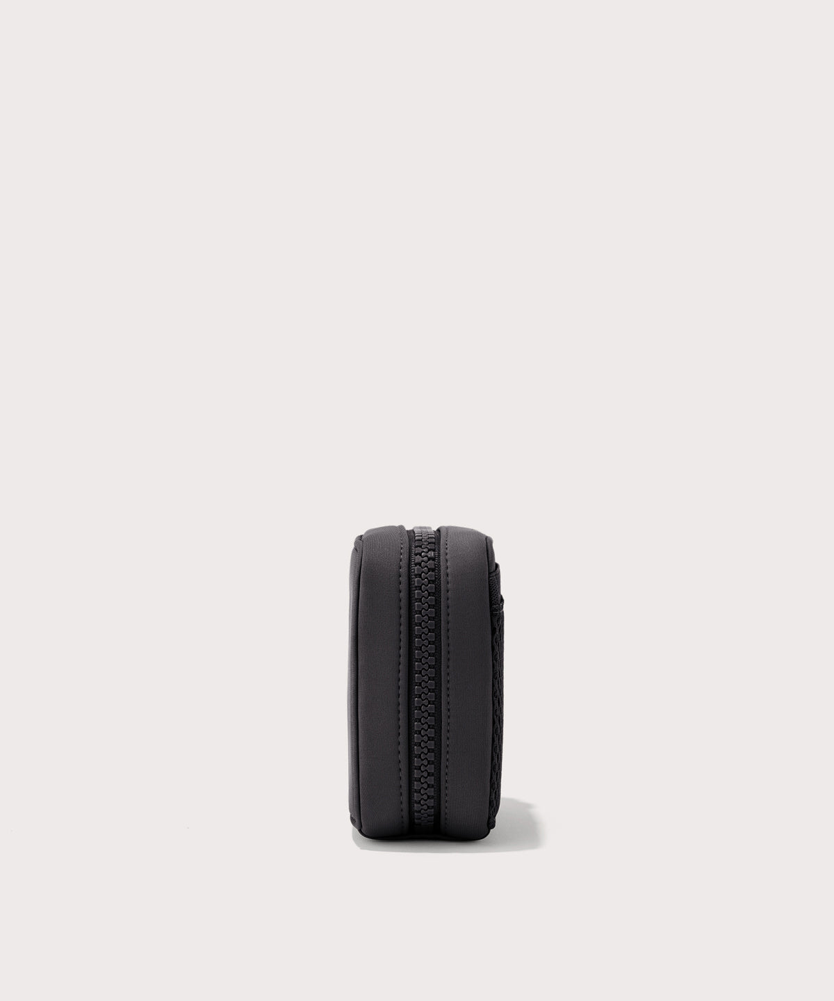 Arlo Tech Organizer in Onyx, Small