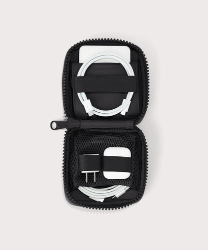 Arlo Tech Organizer in Onyx, Small
